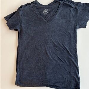 NEW lot of 4 ladies v neck tee shirts size Large